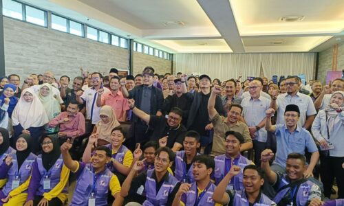 BUKTIKAN ANDA JUGA BOLEH BERJAYA – AB RAUF