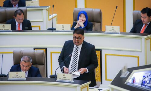 TANAH ADAT MELAKA TIDAK DIPINDAH MILIK