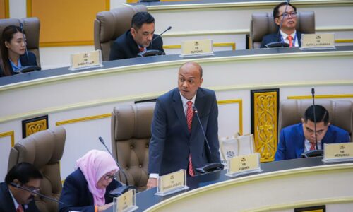 CAPAIAN TELEKOMUNIKASI DUN LENDU SEMAKIN LANCAR