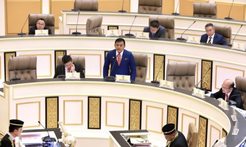 BANTUAN PENDIDIKAN ANAK-ANAK B40 DI MELAKA MENINGKAT TAHUN INI