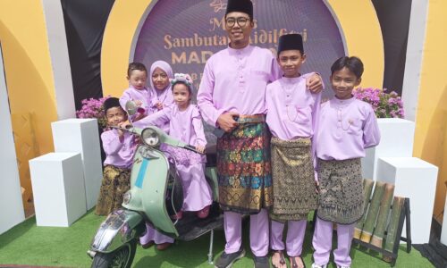 SEDONDON BERBAJU RAYA KE SAMBUTAN AIDILFITRI MADANI MELAKA