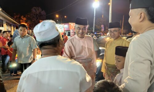 2,000 TETAMU MERIAHKAN RUMAH TERBUKA AIDILFITRI DUN BUKIT KATIL
