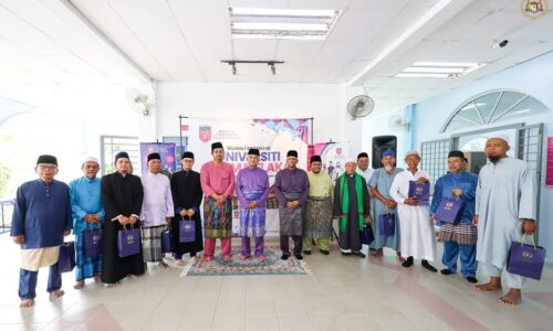 TUN DR. MOHD ALI MERIAHKAN MAJLIS SAMBUTAN AIDILFITRI UNIMEL
