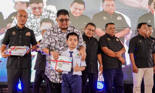 KAMPUNG DIGITAL BANTU TANGANI ISU KECICIRAN PELAJAR