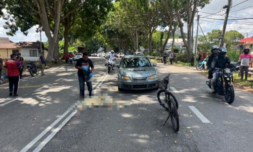 WARGA EMAS MAUT DILANGGAR KERETA KETIKA LINTAS JALAN