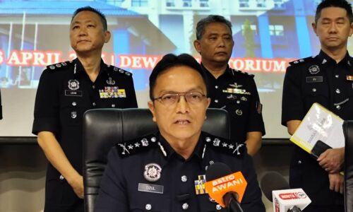 POLIS MELAKA KOMITED BANTERAS SINDIKET MINTA SEDEKAH, JUAL KEREPEK