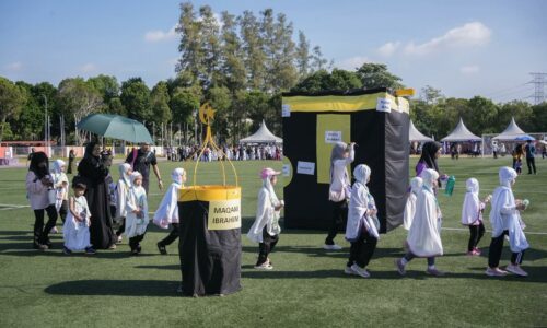 SI CILIK TERUJA ‘NAIK HAJI’