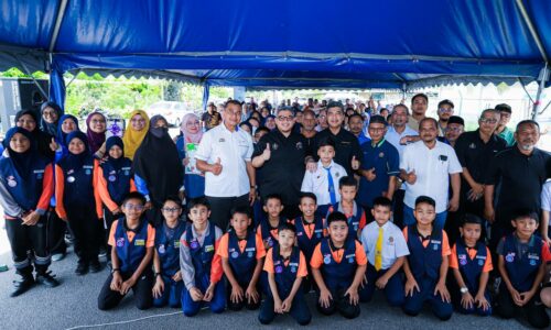 WRUR: SEKOLAH RENDAH DI SUNGAI UDANG DAPAT RM1,000 PUPUK BUDAYA MEMBACA