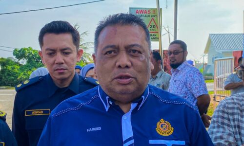 SAMBUNG SEMULA PERKHIDMATAN BAS AWAM DI KAMPUNG LENDU