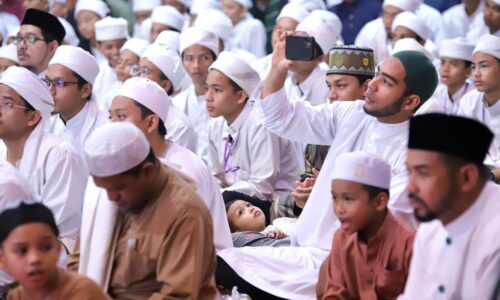 MAJLIS ILMU, BERSELAWAT DI WRUR SETIAP DUN