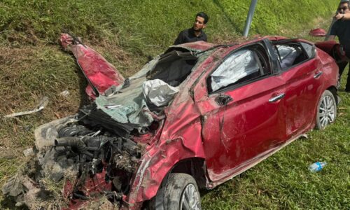 TIGA PELAJAR ANTARABANGSA CEDERA DALAM NAHAS DI KM 213