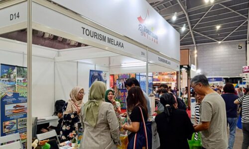 MELAKA RIVER CRUISE JADI TUMPUAN DI SINGAPURA