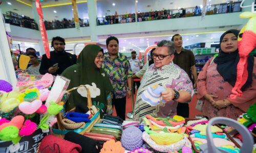 MELAKA SEDIA JADI LOKASI PILIHAN JUALAN LARUT MALAM