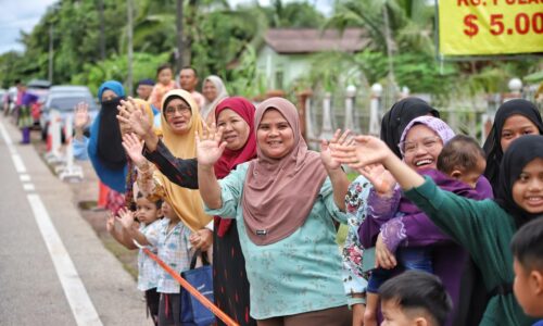 ‘RIVERSIDE FUNWALK’ PROMOSI PELANCONGAN DESA TANJUNG BIDARA