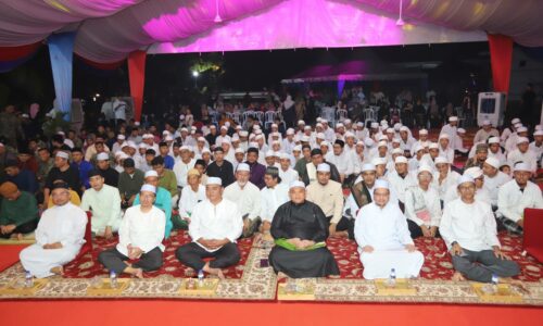 LEBIH 5,000 UMAT ISLAM MERIAHKAN SUNGAI UDANG BERSELAWAT