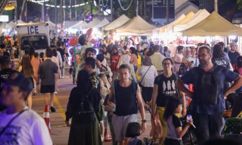 32,000 PENGUNJUNG SERBU BANDA HILIR, NIKMATI SUASANA MELAKA BILA LARUT MALAM
