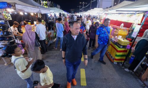 MELAKA BILA LARUT MALAM PEMANGKIN EKONOMI, BUKAN SEKADAR HIBURAN