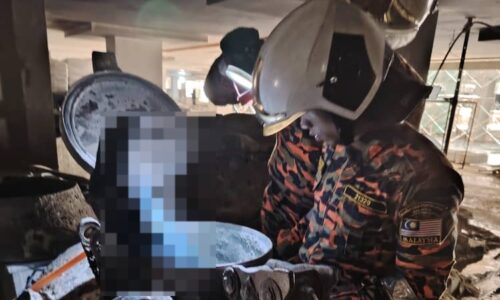 LELAKI WARGA MYANMAR MAUT TERSEPIT MESIN PAM PASIR