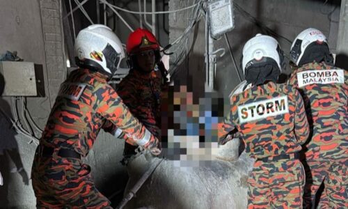 TIGA JAM KELUARKAN MAYAT TERSEPIT DALAM MESIN PEMBANCUH PASIR