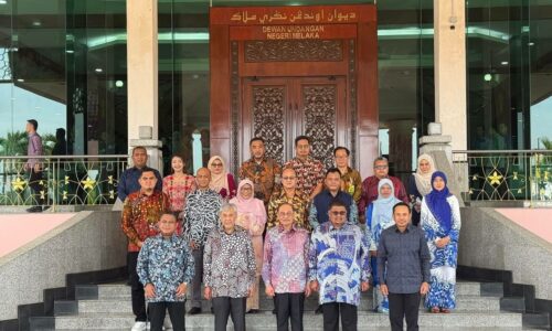 KOMITMEN PERSEKUTUAN DAN NEGERI PERKUKUH AGENDA PEMBANGUNAN MELAKA