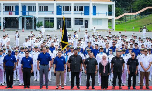 PERKUKUH MELAKA SEBAGAI DESTINASI INDUSTRI PELANCONGAN MARITIM SERANTAU