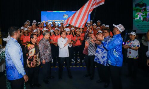 PM SETUJU CADANGAN GAJI MINIMUM RM3,000 UNTUK LULUSAN TVET