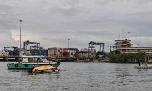 BOT TERBALIK: MAYAT PASANGAN SUAMI ISTERI DITEMUKAN PAGI INI