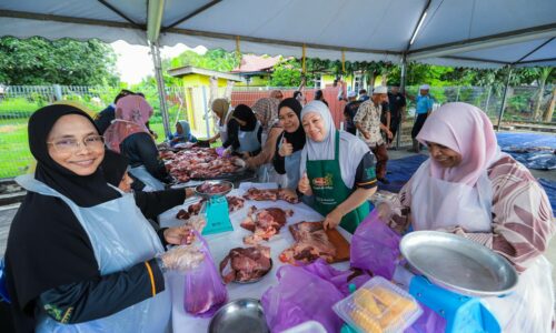 MAIM LAKSANA IBADAH KORBAN DI KAMPUNG ORANG ASLI BUKIT SERAYA