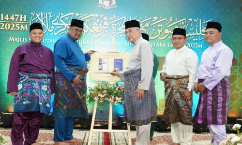 MELAKA PERKENAL LAFAZ TAKLIK PERNIKAHAN DALAM BRAILLE