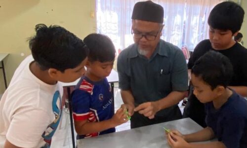 CUTI SEKOLAH: KOLEJ KOMUNITI JASIN BANTU PROMOSI STEM