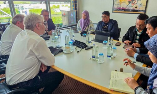 MELAKA-MUEHLBAUER JALIN KERJASAMA TEROKA TEKNOLOGI ID, BIOMETRIK