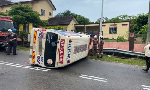 AMBULANS TERBALIK, PEMBANTU PERUBATAN CEDERA