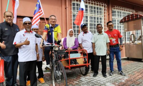 JELAJAH BECA 2,500 KILOMETER, SUNTIK SEMANGAT PATRIOTISME