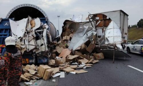 KELINDAN MAUT DALAM KEMALANGAN BABITKAN LORI DAN TRELER