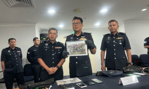 POLIS TUMPASKAN GENG YOE GOMEN, AKTIF SAMUN SEKOLAH DAN PEJABAT KERAJAAN