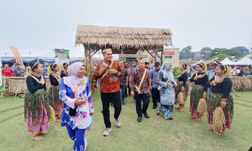 MELAKA SEDIA PERUNTUKAN KHAS BAIK PULIH, BINA BAHARU RUMAH ORANG ASLI