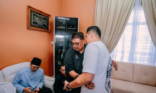 AB RAUF ZAHIR TAKZIAH BUAT DR. MUHAMAD AKMAL