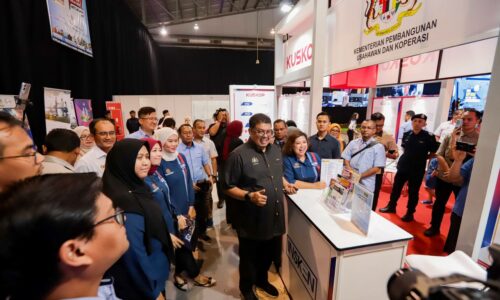 TIGA USAHA MELAKA PERKUKUH EKOSISTEM KOPERASI