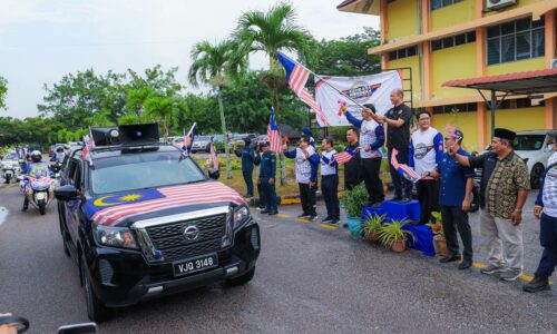 KONVOI 107 KENDERAAN WARNAI KEMBARA MERDEKA PERINGKAT NEGERI MELAKA