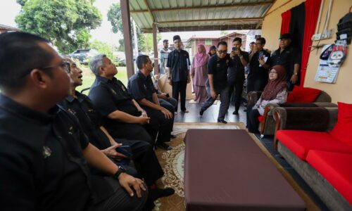 WRUR BEMBAN: WARGA EMAS BERSYUKUR, TIDAK LAGI TAKUT DENGAR GURUH DI LANGIT