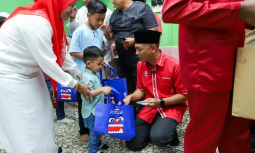 183 ANAK YATIM DIRAI SEMPENA 10 MUHARAM