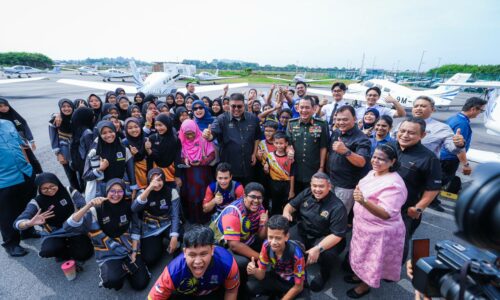 ‘JOY RIDE’ TAWAR PENGALAMAN NIKMATI PEMANDANGAN MELAKA DARI UDARA