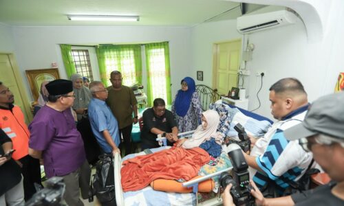 AB RAUF LUANGKAN MASA SANTUNI ORANG DURIAN TUNGGAL