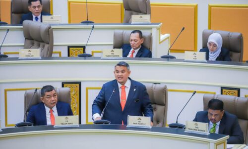 KERAJAAN NEGERI TELITI TUNTUTAN KONTRAKTOR BERHUBUNG PEMBATALAN PROJEK PEJABAT MBMB