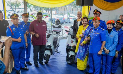 SKUTER ELEKTRIK UNTUK PARAMEDIK APM MELAKA