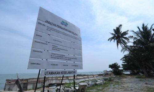 PROJEK NAIK TARAF BENTENG PANTAI DI TANJUNG BIDARA BERJALAN SEPERTI YANG DIRANCANG