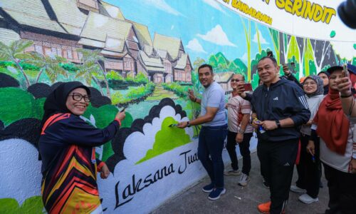 ‘RIUH’ DI TAMAN BANDARAYA BUKIT SERINDIT