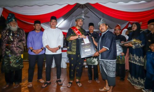 HIMPUNAN 300 PENDEKAR, DUYONG BANGKITKAN KEDAULATAN SILAT