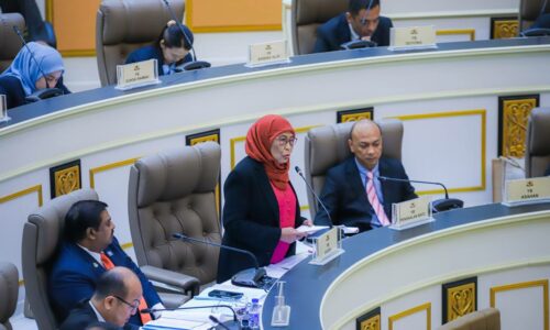 WARGA EMAS TERIMA PERUNTUKAN TERTINGGI DALAM BANTUAN JKM MELAKA