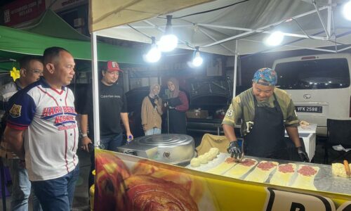 UPTOWN FLEA TUN TEJA MAKIN BERSINAR